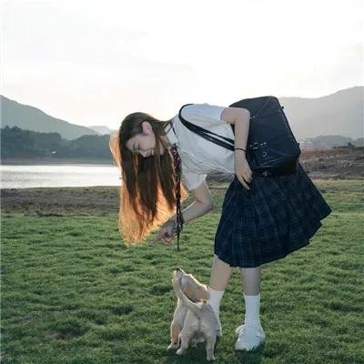 锁红颜
